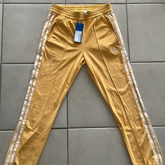 Women’s 2XS - Adidas Yellow Suede Joggers - Picture 2 of 6